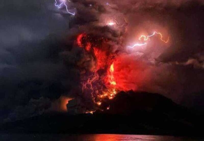 В связи с извержением вулкана Руанг в Индонезии был закрыт аэропорт на острове Сулавеси